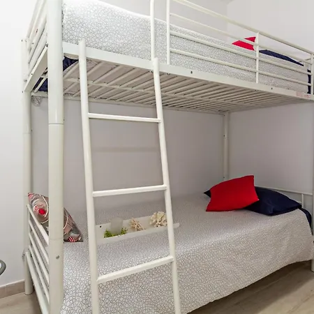 2br Terrace - 9 Min Walk To The Beach *